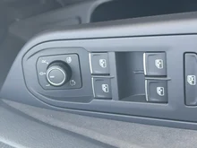 VW Golf Sport mHEV TSI DSG in Delfingrau Metallic Dach Schwarz