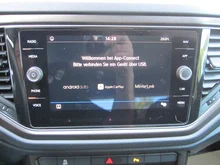 VW T-Roc Design TSI in Black Oak Brown Metallic