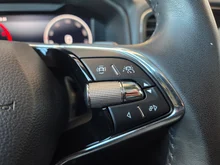 Škoda Karoq 4x4 Style TDI DSG in Lava-Blau Metallic