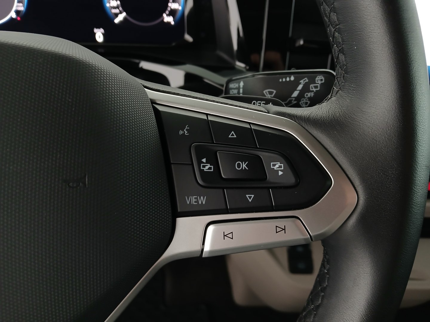 VW California Beach Camper eHyb. 180 kW 4M | Bild 17 von 40