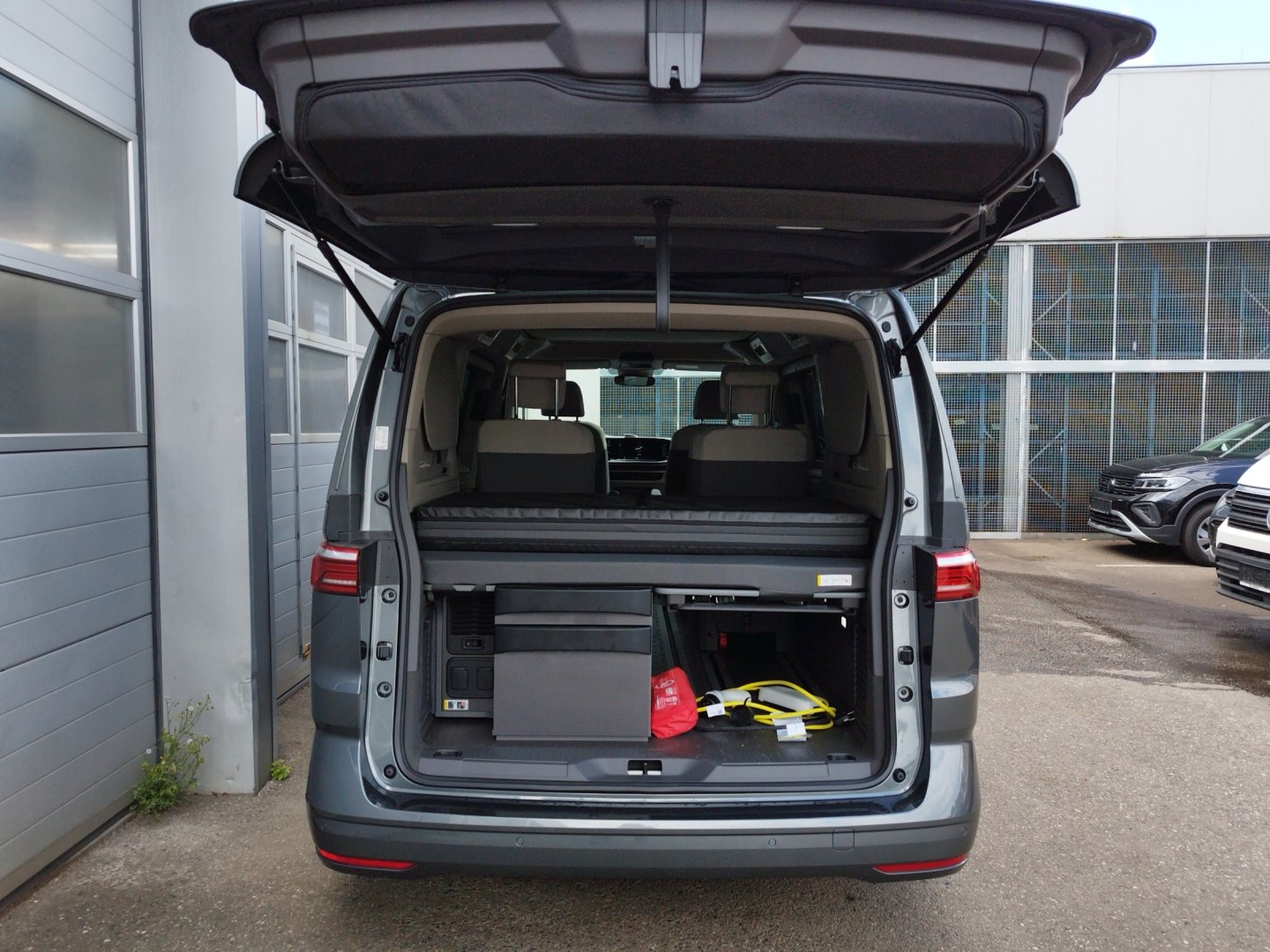 VW California Beach Camper eHyb. 180 kW 4M | Bild 15 von 25