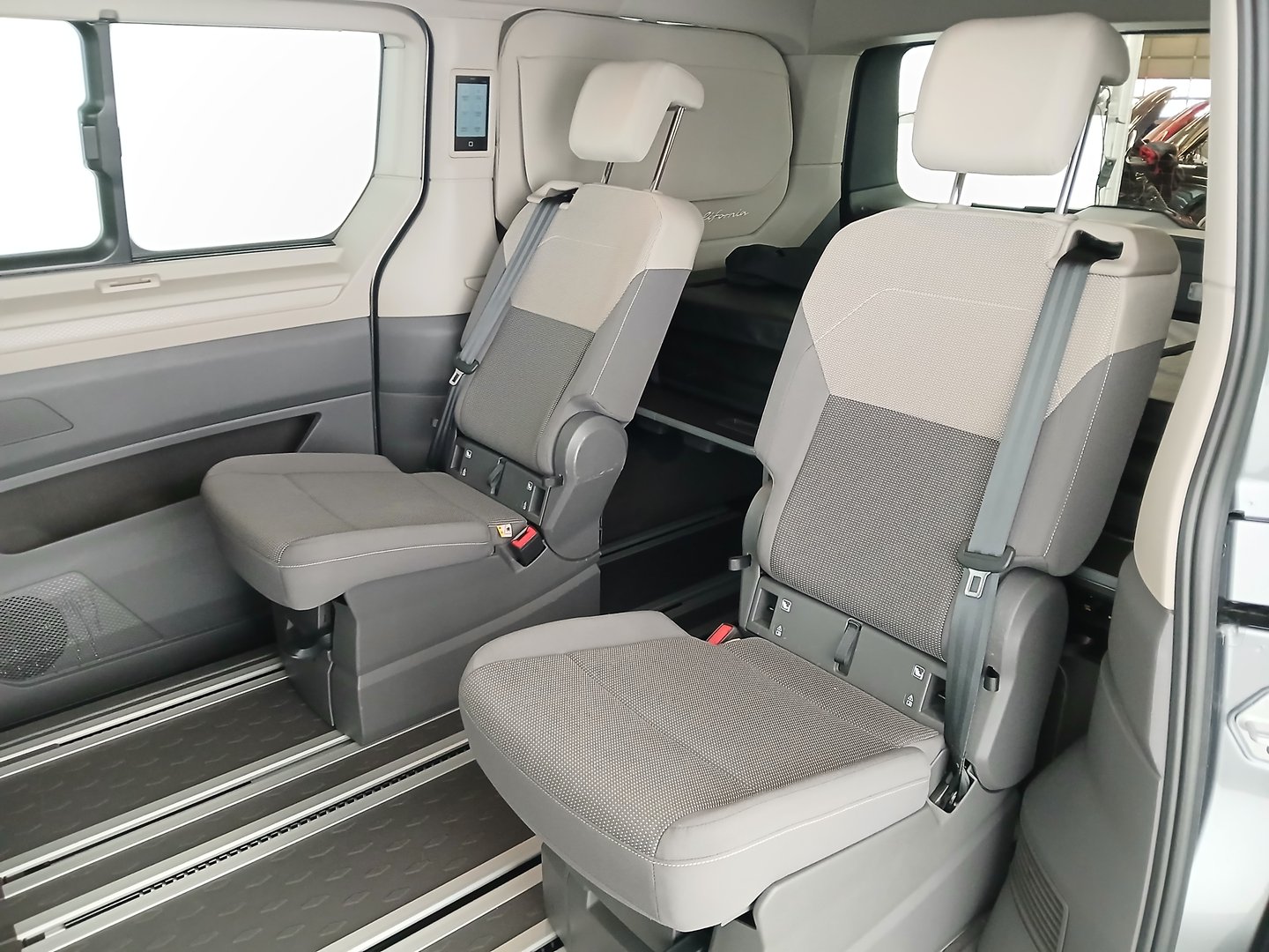 VW California Beach Camper eHyb. 180 kW 4M | Bild 29 von 40