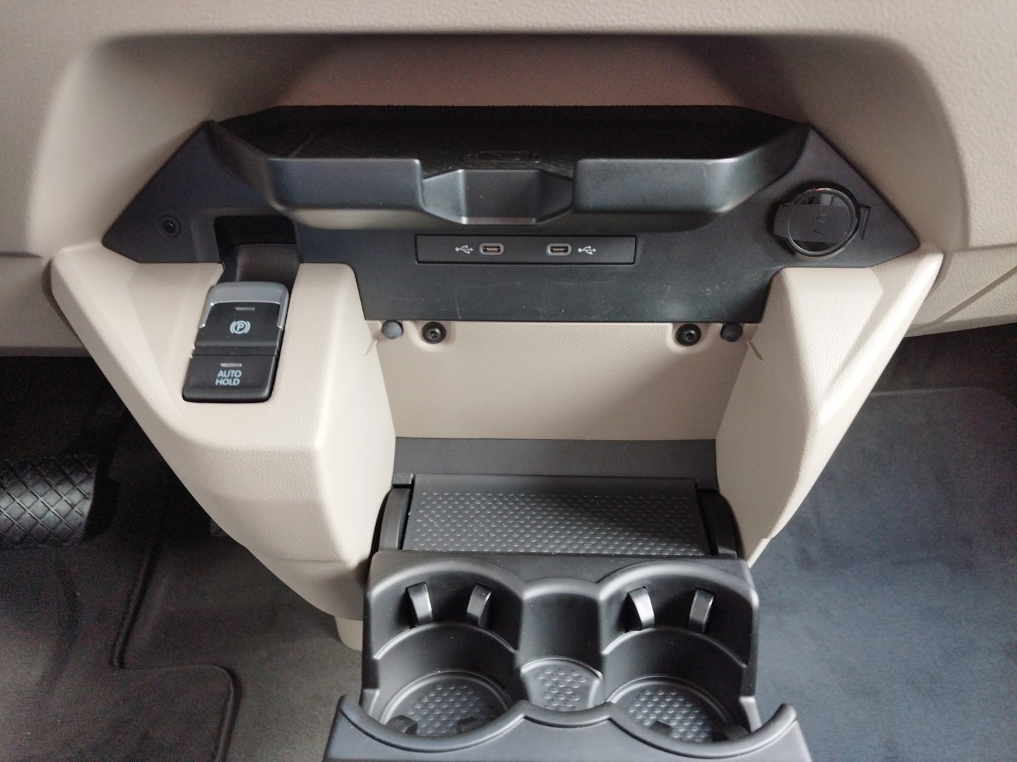 VW California Beach Camper eHyb. 180 kW 4M | Bild 21 von 25