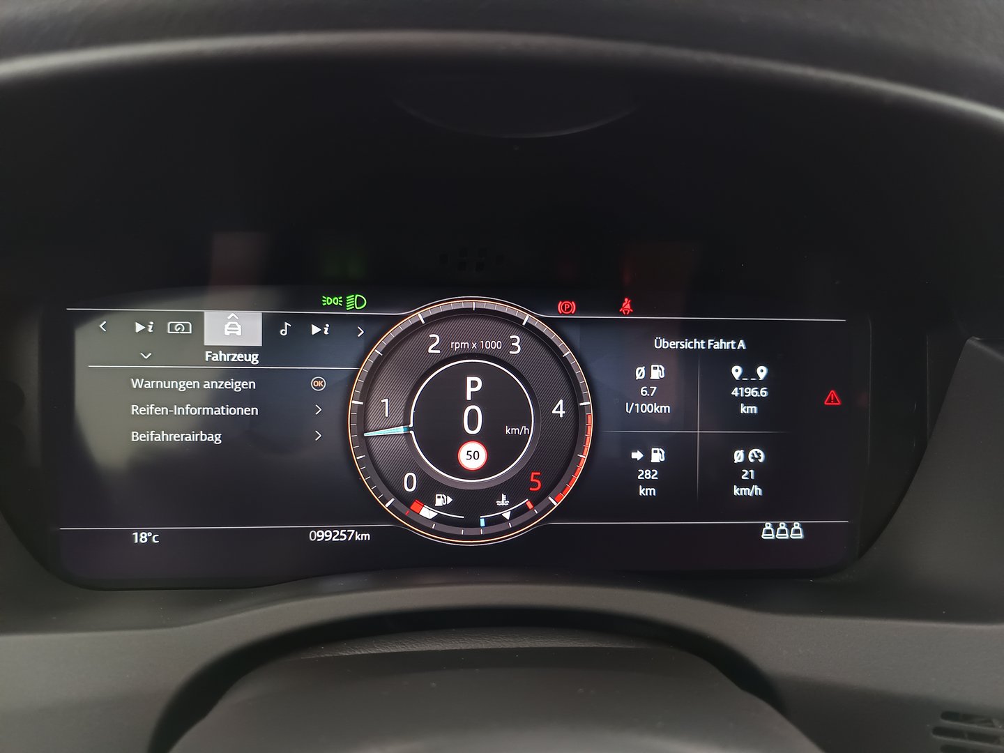 Jaguar XE D200 R-Dynamic Black Aut. | Bild 14 von 34