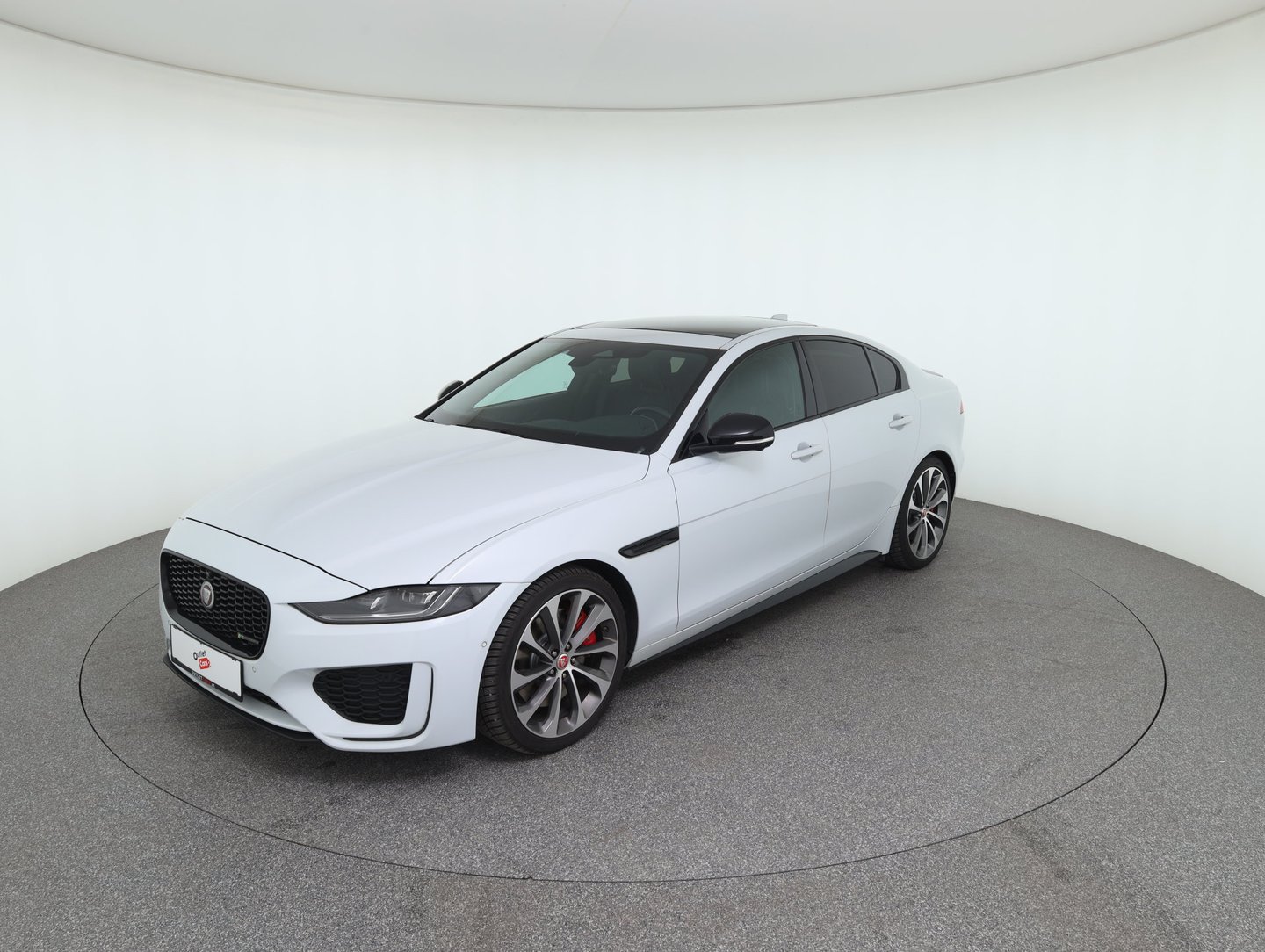 Bild eines Jaguar XE D200 R-Dynamic Black Aut.