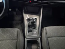VW Golf Variant Life TDI in Pure White