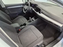 VW Golf Variant Life TDI in Pure White