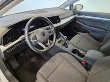 VW Golf Variant Life TDI in Pure White