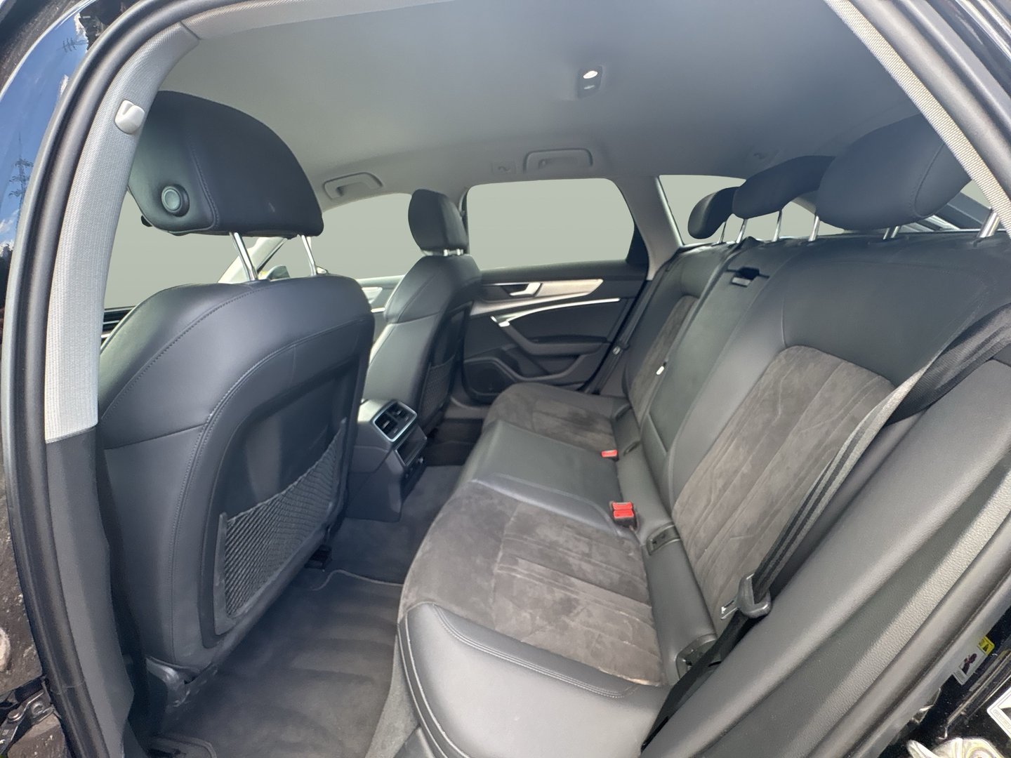 Audi A6 Avant 35 TDI Sport | Bild 17 von 21
