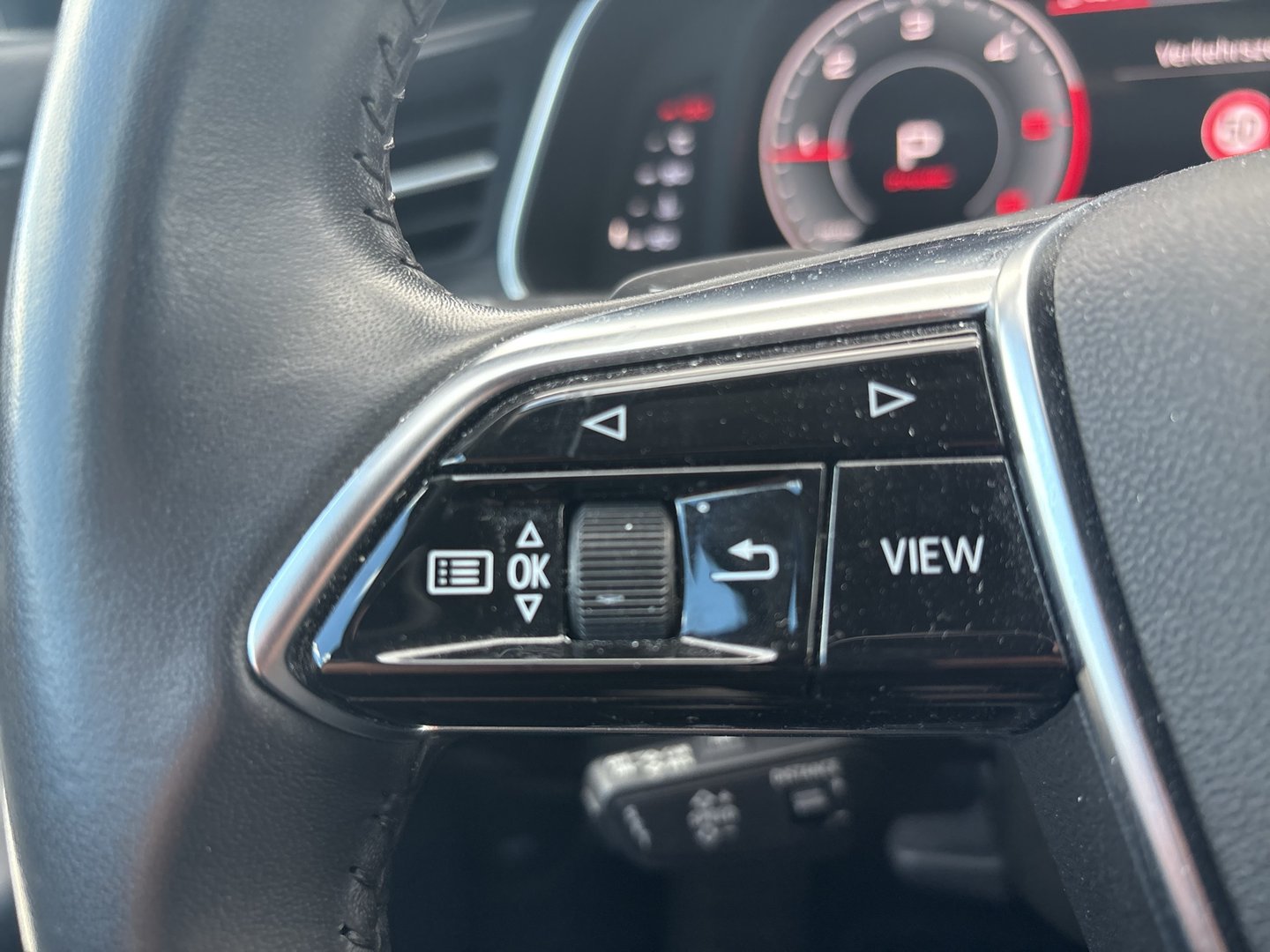 Audi A6 Avant 35 TDI Sport | Bild 12 von 21
