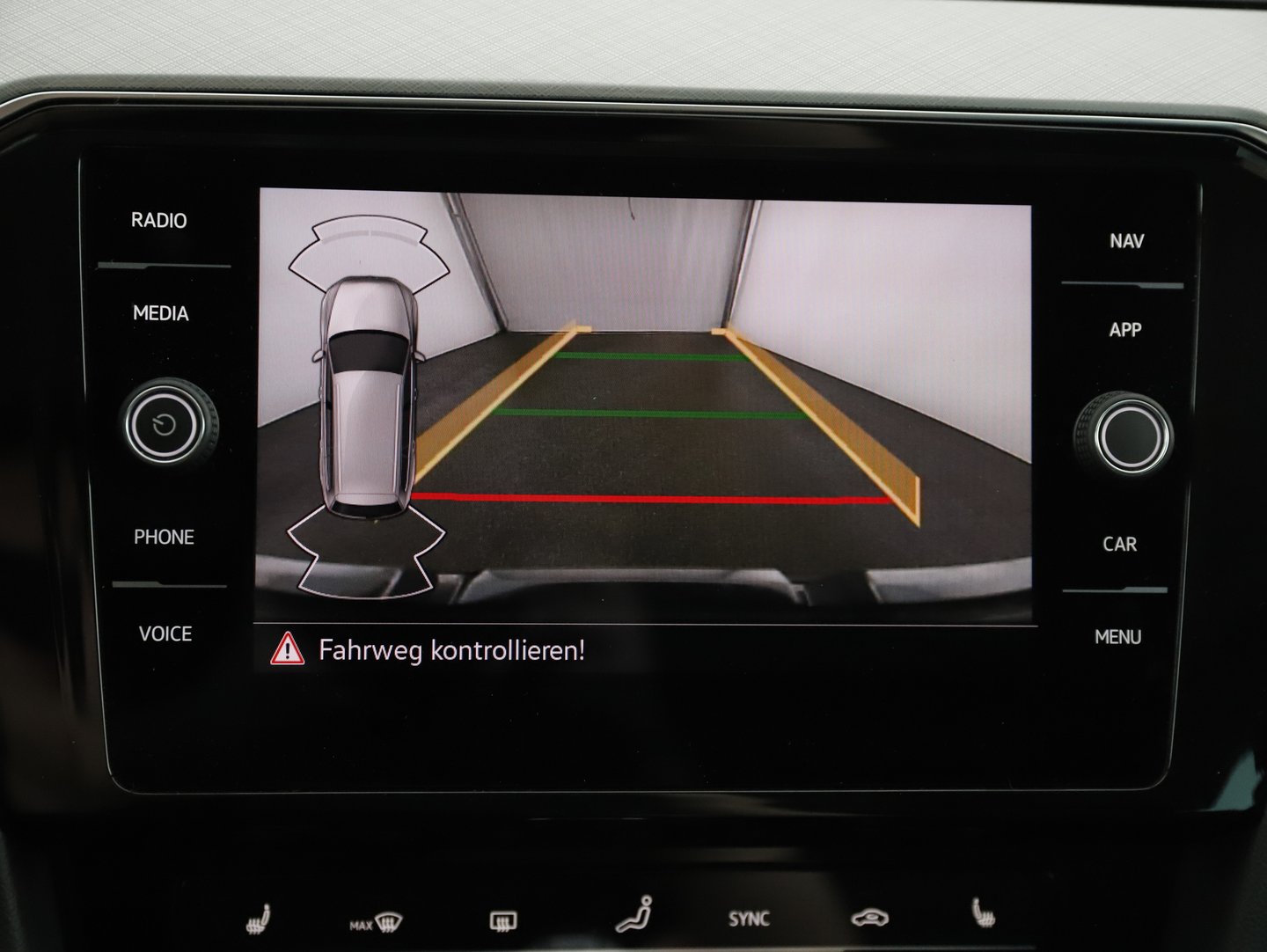 VW Passat GTE Variant | Bild 8 von 14