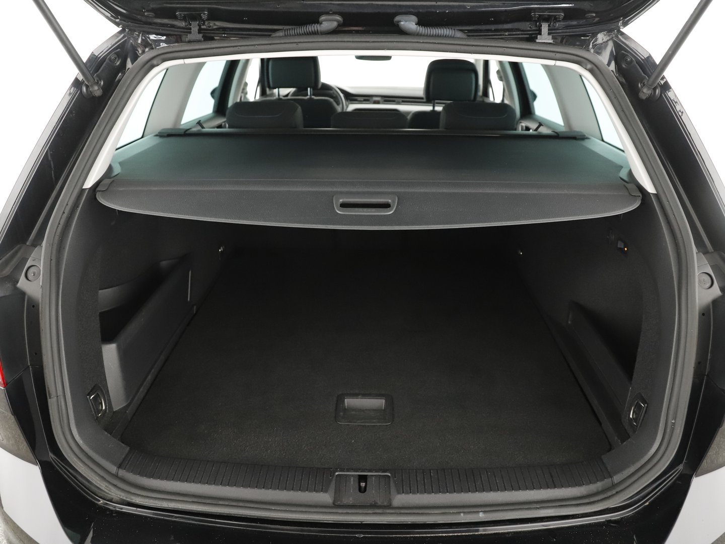 VW Passat GTE Variant | Bild 10 von 14