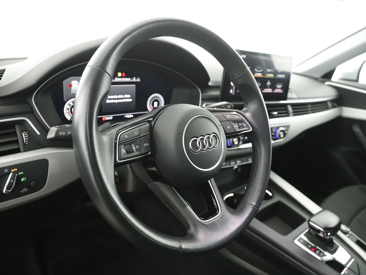 Audi A4 Avant 40 TFSI advanced | Bild 16 von 30