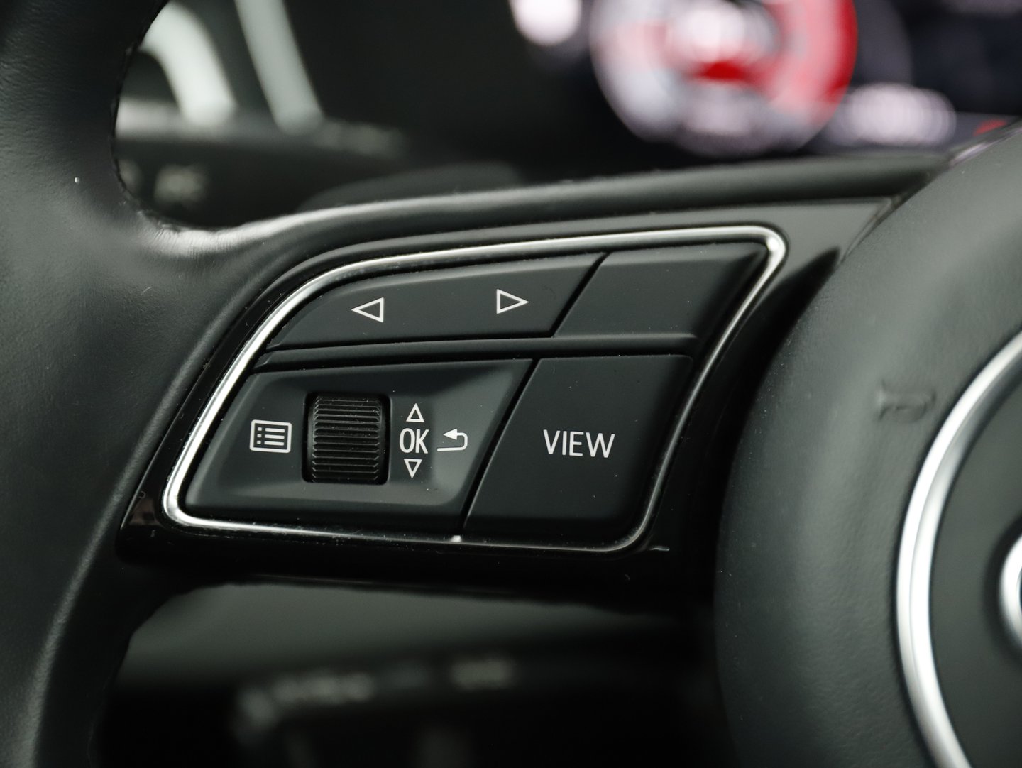 Audi A4 Avant 40 TFSI advanced | Bild 17 von 30