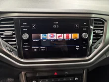VW T-Roc Design TSI in Pure White Dach Schwarz