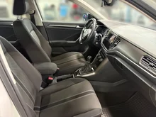 VW T-Roc Design TSI in Pure White Dach Schwarz