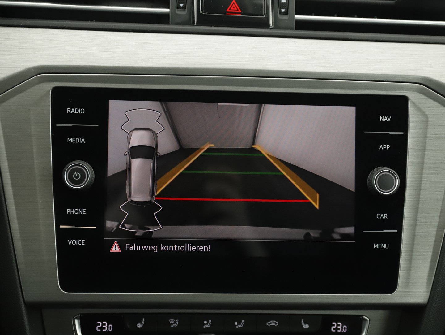 VW Passat Variant Business TDI DSG | Bild 21 von 29