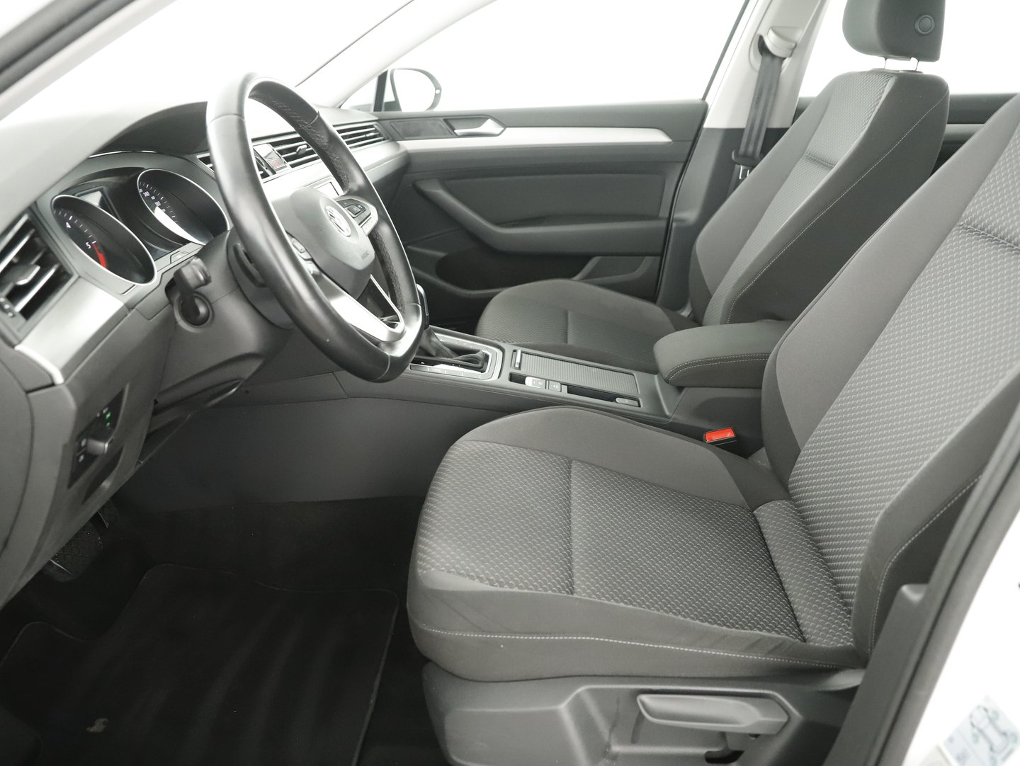 VW Passat Variant Business TDI DSG | Bild 13 von 29