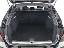 Audi A4 Avant 40 TDI advanced quattro in MYTHOSSCHWARZ METALLIC