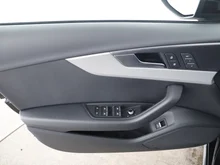 Audi A4 Avant 40 TDI advanced quattro in MYTHOSSCHWARZ METALLIC