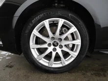 Audi A4 Avant 40 TDI advanced quattro in MYTHOSSCHWARZ METALLIC