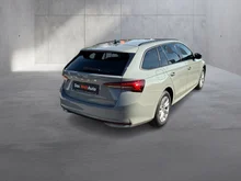 Škoda Octavia Combi Selection TDI DSG in Stahl-Grau