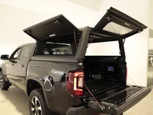 VW Amarok Life TDI 4MOTION in Midnight Black Metallic