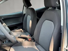 SEAT Arona Reference Edition 1.0 TSI in Fjord-Blau