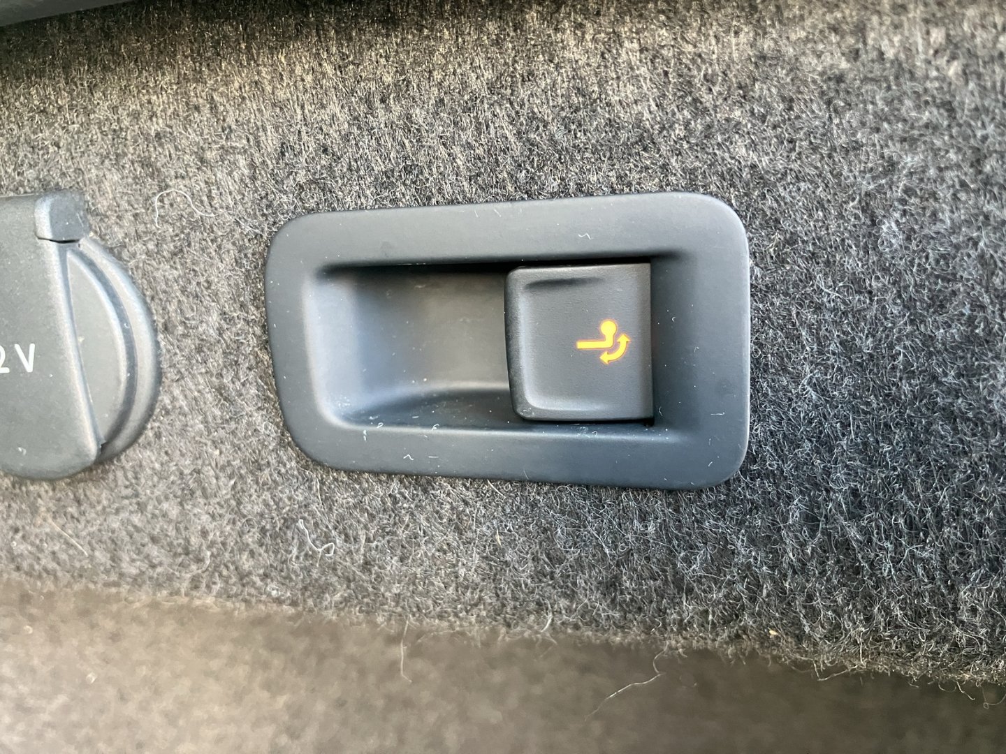 VW Passat Variant Business TDI SCR DSG | Bild 16 von 19