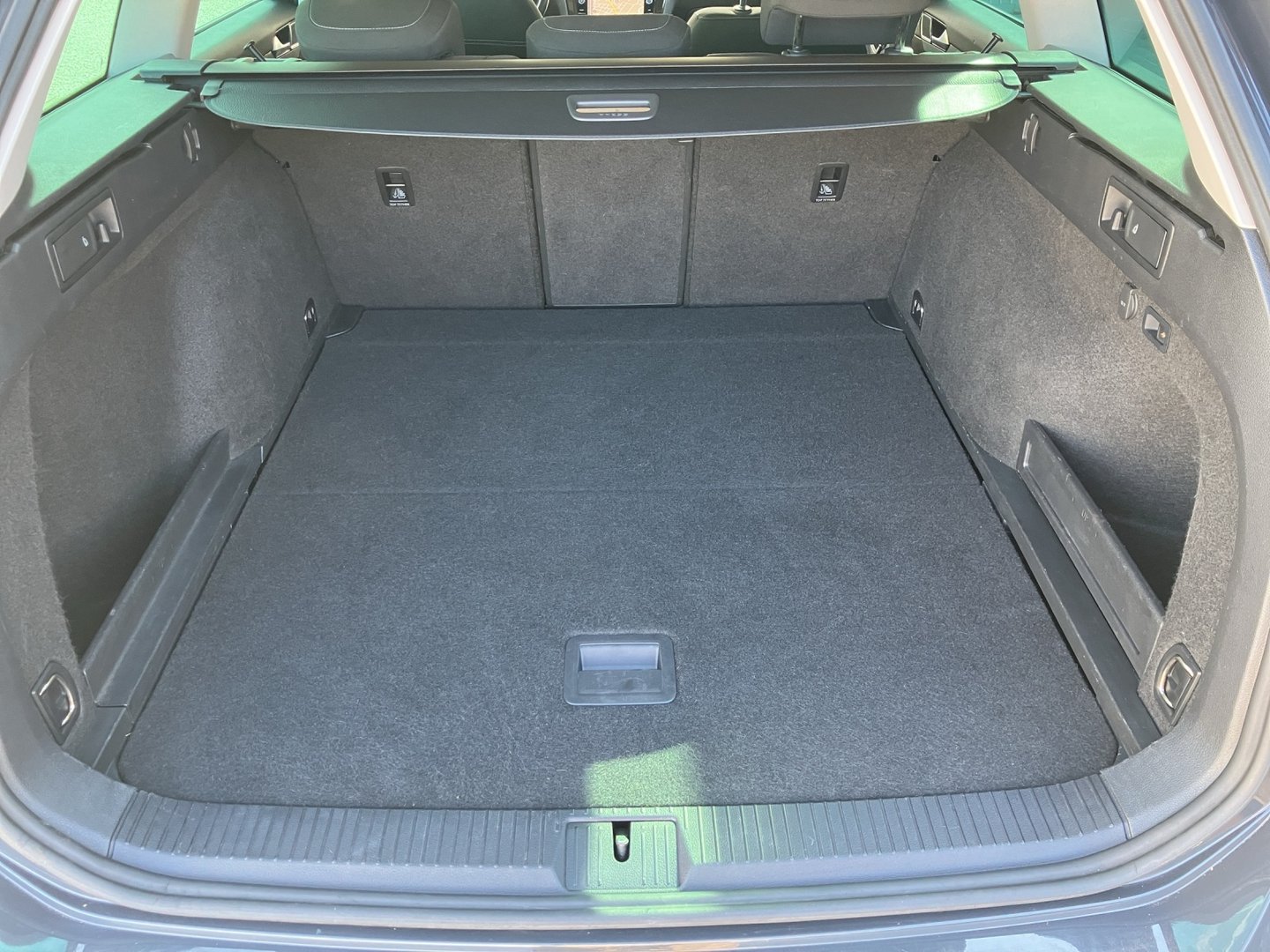VW Passat Variant Business TDI SCR DSG | Bild 15 von 19