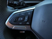 VW T-Roc R-Line eTSI DSG in Wolf Grey