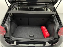 VW Polo in Deep Black Perleffekt