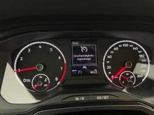 VW Polo in Deep Black Perleffekt