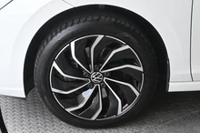 VW Golf Variant Life TDI 4MOTION DSG in Pure White