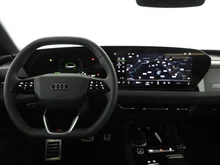 Audi A6 Avant e-tron quattro in Mythosschwarz Metallic
