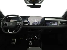 Audi A6 Avant e-tron quattro in Mythosschwarz Metallic