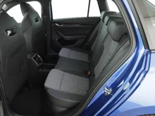 Škoda Octavia Combi Sportline TDI DSG in Race-Blau Metallic
