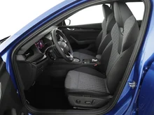Škoda Octavia Combi Sportline TDI DSG in Race-Blau Metallic
