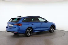 Škoda Octavia Combi Sportline TDI DSG in Race-Blau Metallic