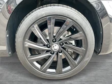 Škoda Octavia Combi Style iV DSG in Schwarz-Magic Perleffekt