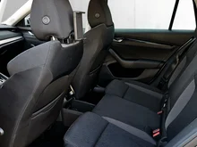 Škoda Octavia Combi Selection TSI mHEV DSG in Brillant-Silber Metallic
