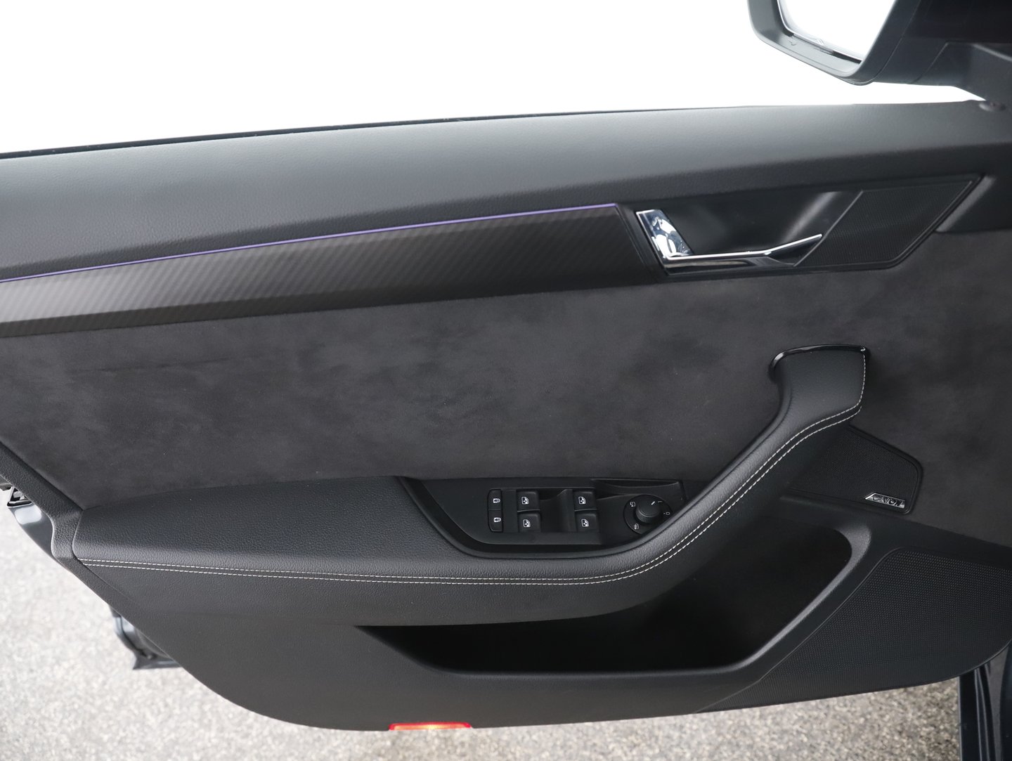 Škoda SUPERB Combi iV SPORTLINE DSG | Bild 11 von 30