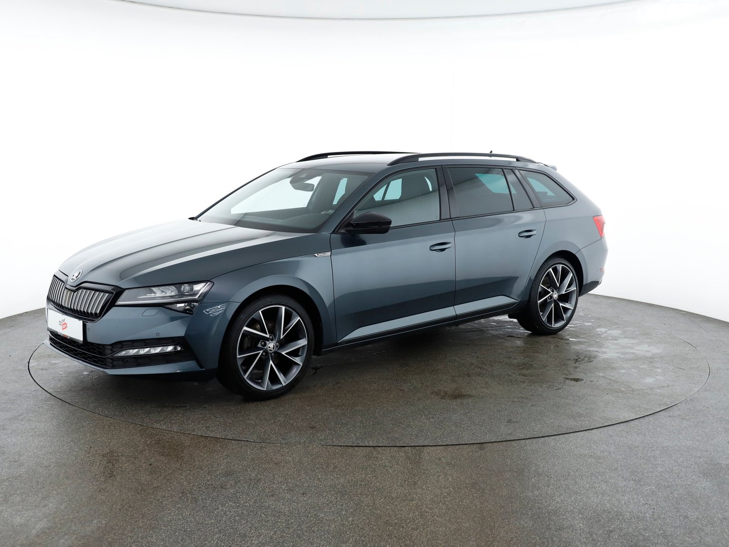 Škoda SUPERB Combi iV SPORTLINE DSG | Bild 2 von 30