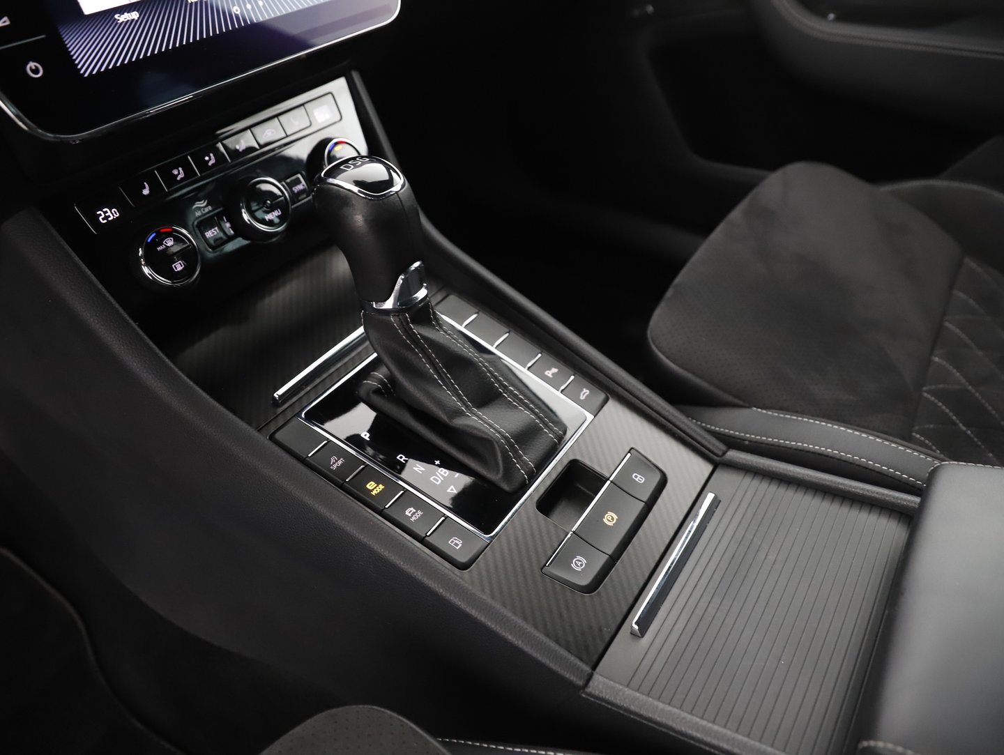 Škoda SUPERB Combi iV SPORTLINE DSG | Bild 19 von 30
