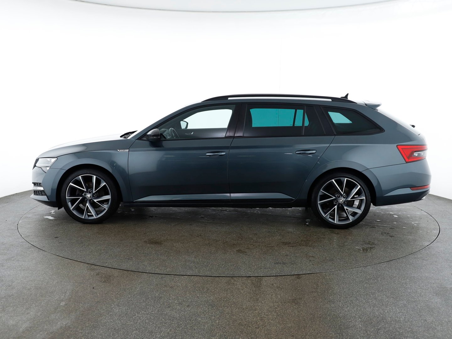 Škoda SUPERB Combi iV SPORTLINE DSG | Bild 3 von 30