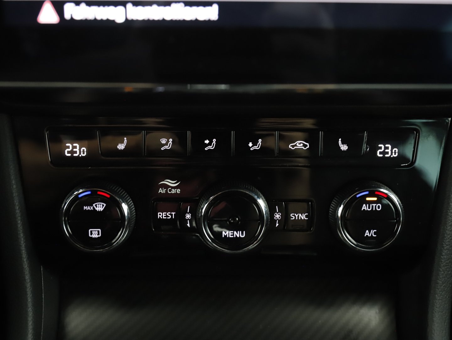 Škoda SUPERB Combi iV SPORTLINE DSG | Bild 25 von 30