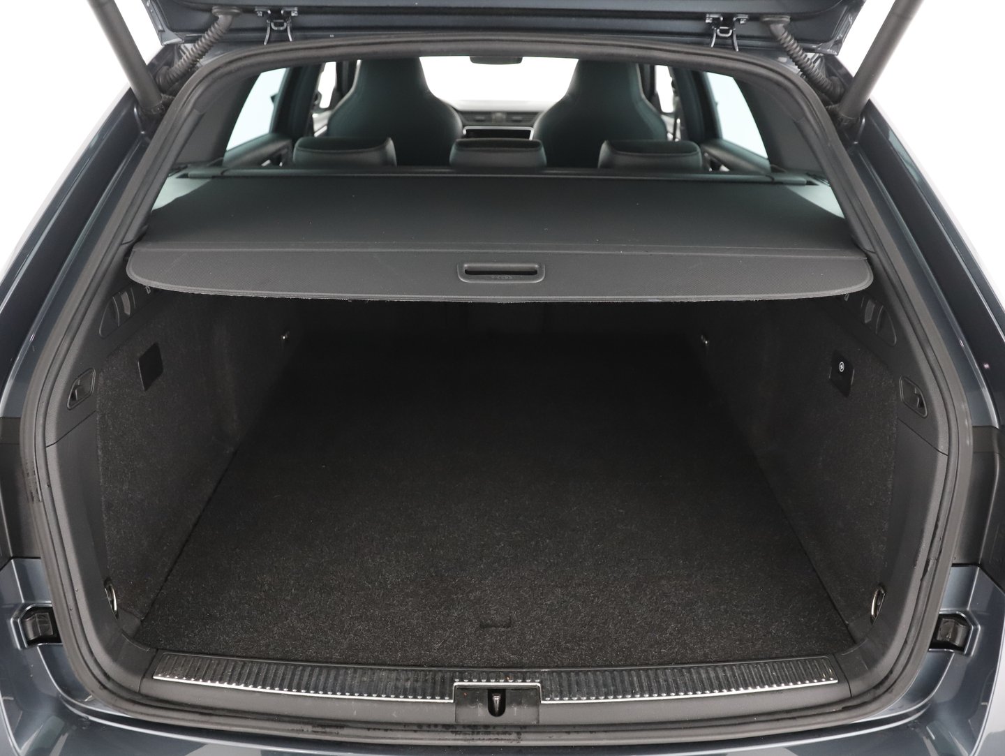 Škoda SUPERB Combi iV SPORTLINE DSG | Bild 27 von 30