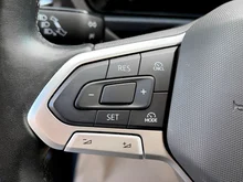 VW Caddy Life Maxi TDI in CANDY-WEISS