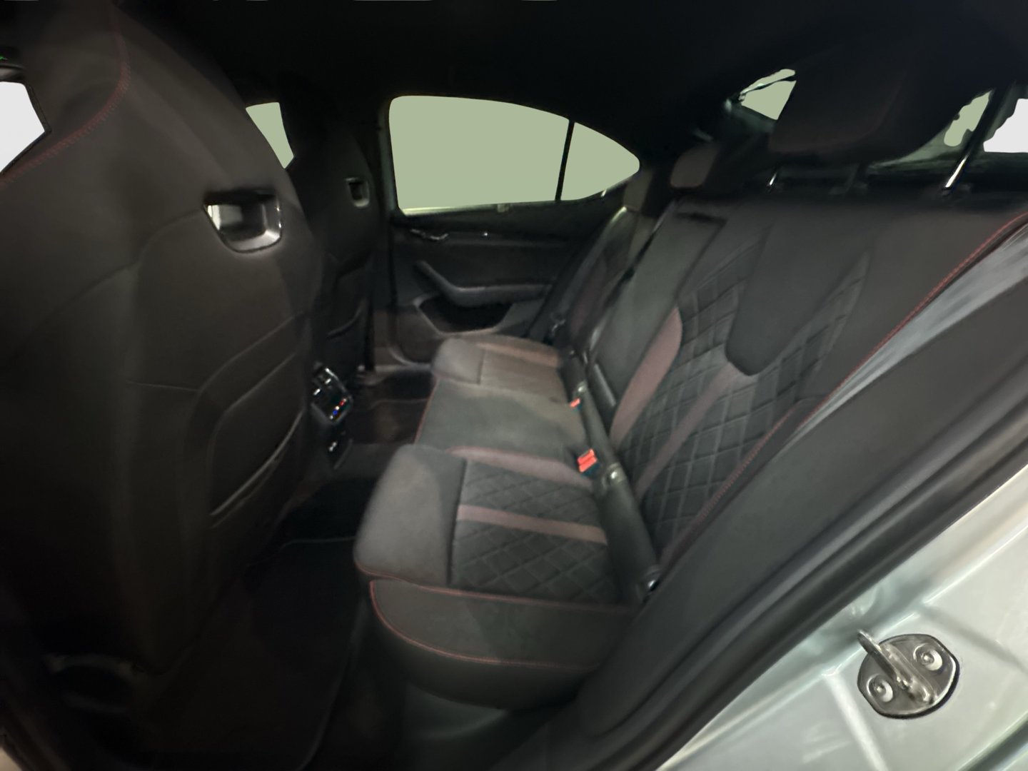Škoda OCTAVIA 4x4 RS TDI DSG | Bild 16 von 20