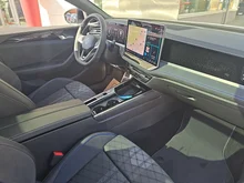 VW Passat Variant Sport TDI 4MOTION DSG in Oyster Silver Metallic
